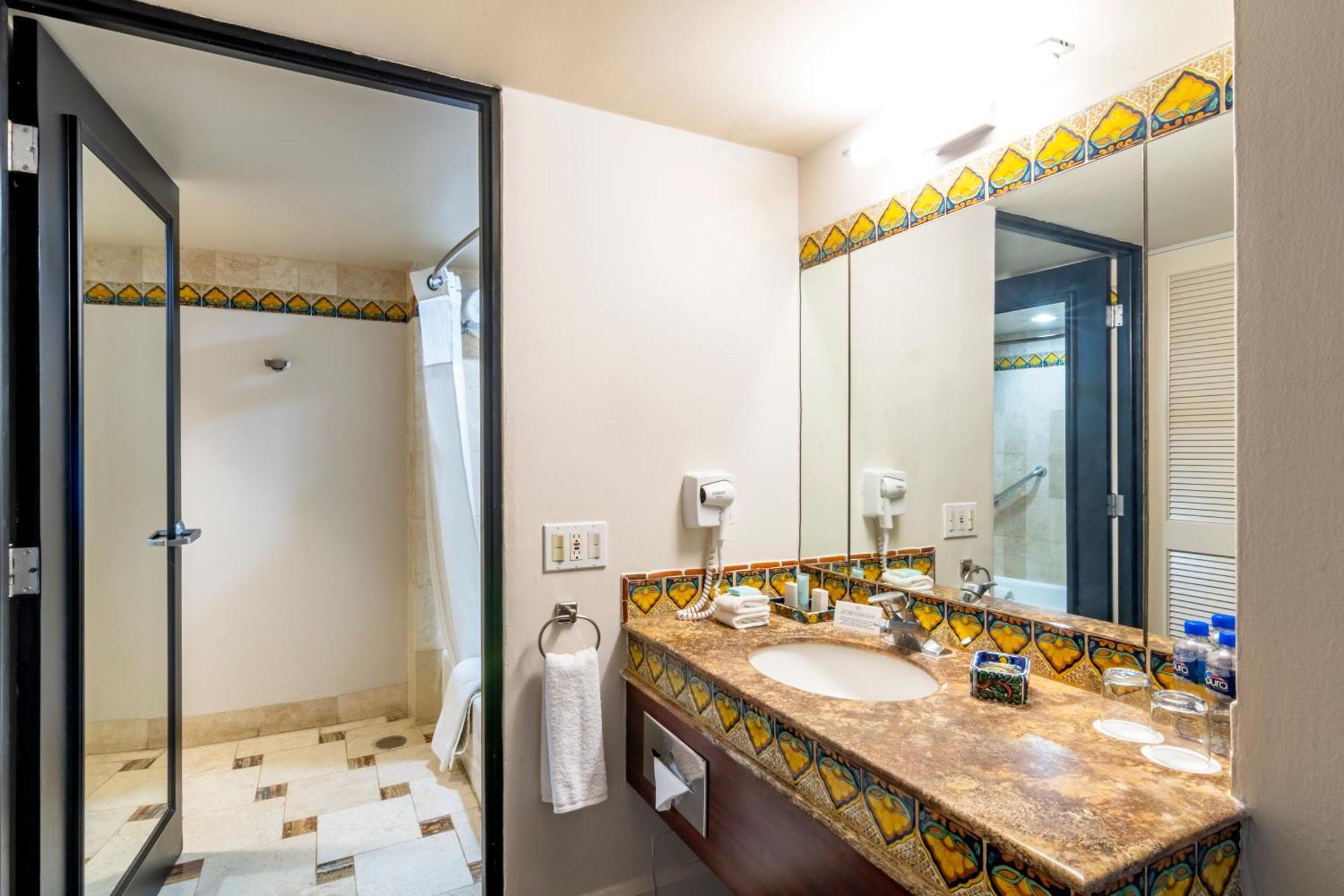 Hotel Lucerna Culiacán Kültér fotó