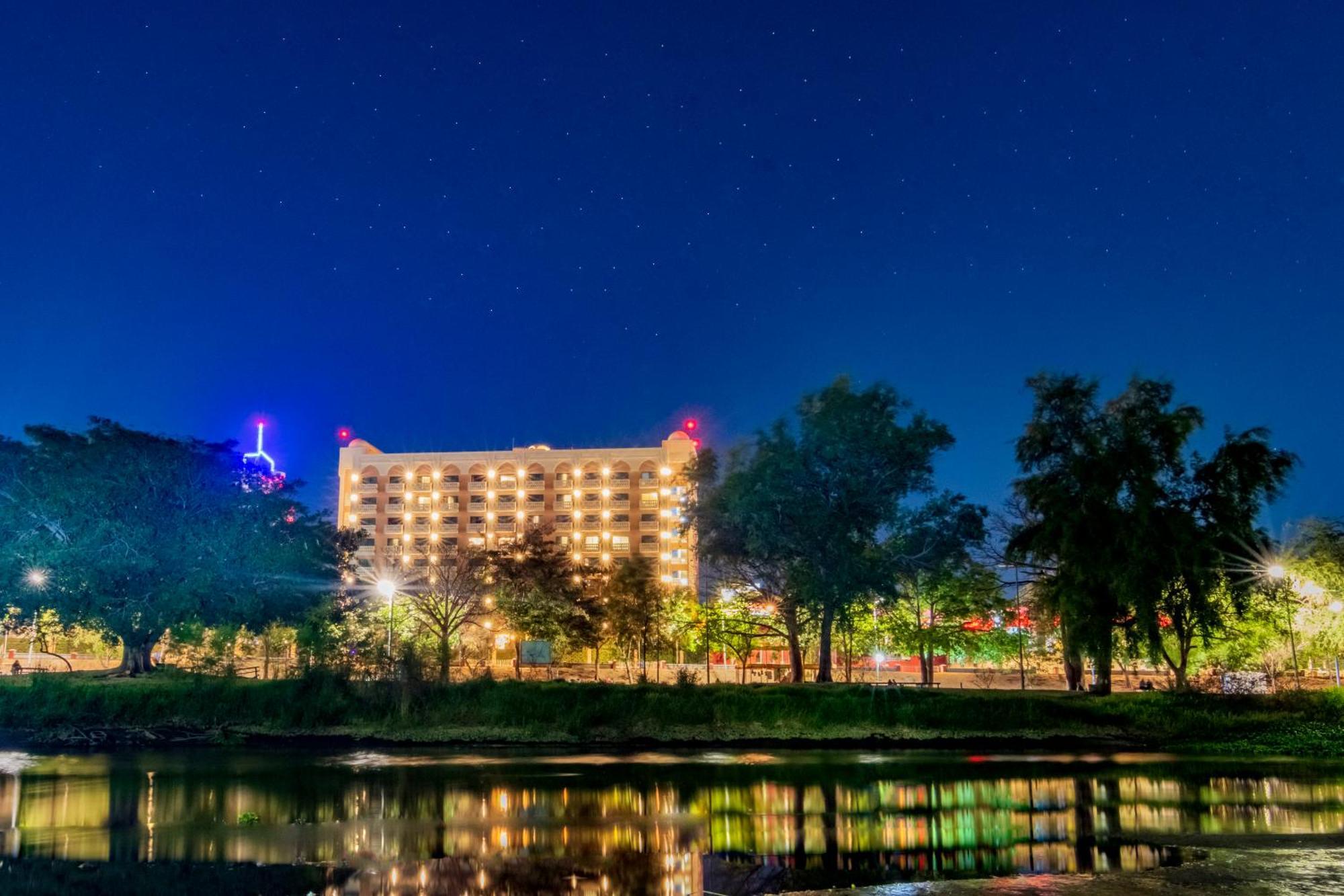 Hotel Lucerna Culiacán Kültér fotó